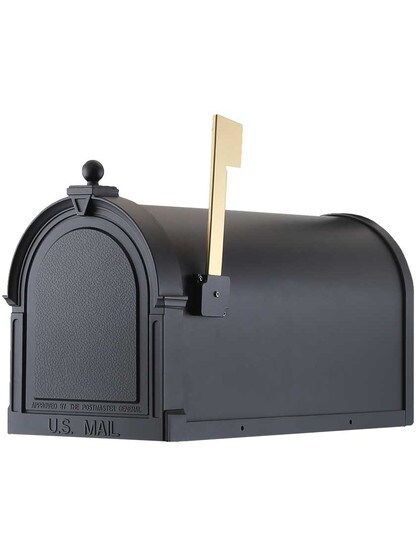 Berkshire Curbside Mailbox in Matte Black.